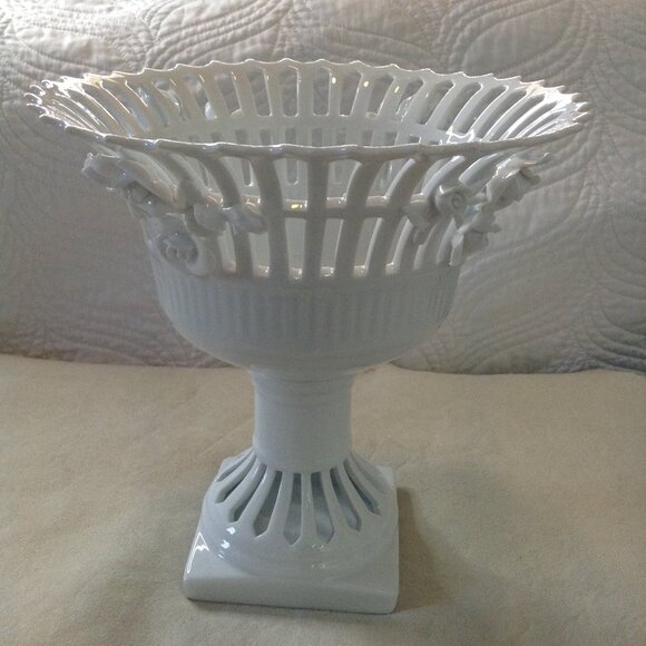 2 pc Pedestal and Basket, Woven (Reticulated) Porcelain, Glossy, Applied Roses - Picture 7 of 9